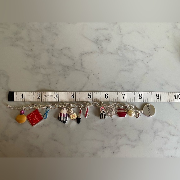 Avon 125 Anniversary Charm Bracelet NIB - Picture 5 of 7